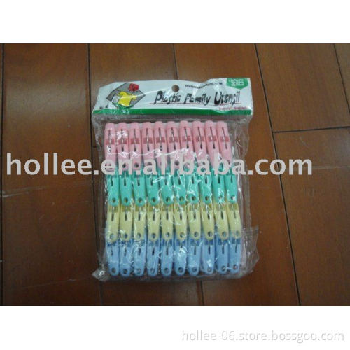 plastic clothes peg